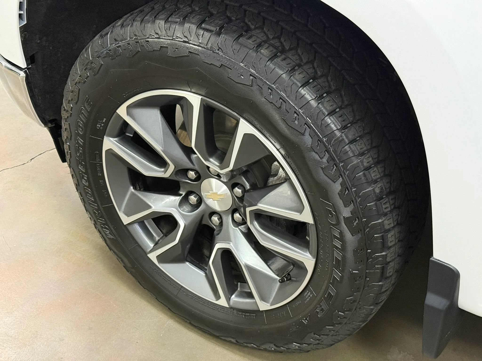 Used 2023 Chevrolet Silverado 1500 LT AWD/4WD image 26