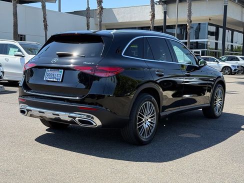 Used 2025 Mercedes-Benz GLC 300 4MATIC image 8