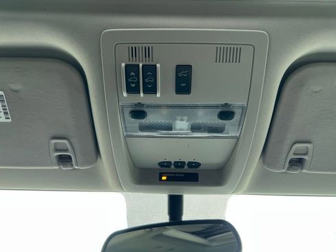 Used 2010 Cadillac Escalade Luxury image 26