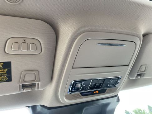 Used 2024 Lincoln Corsair AWD w/ Equipment Group 101A image 31