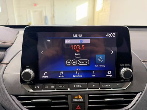 Used 2020 Nissan Altima 2.5 SR w/ Premium Package image 16