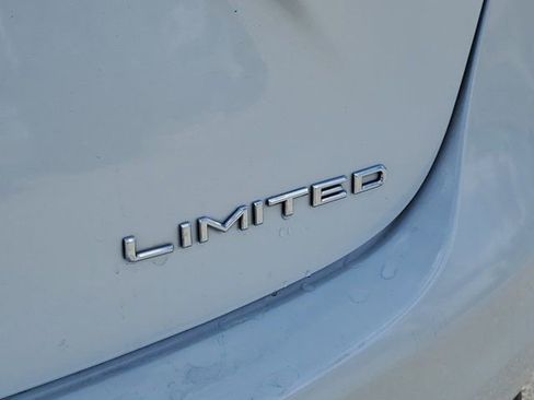 Used 2018 Toyota Avalon image 6