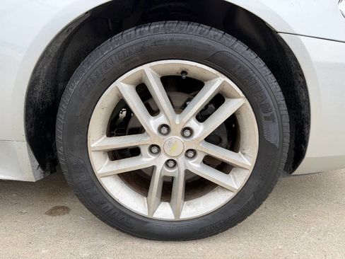Used 2015 Chevrolet Impala LTZ FWD image 21