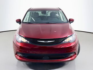 Used 2023 Chrysler Voyager LX FWD video 2