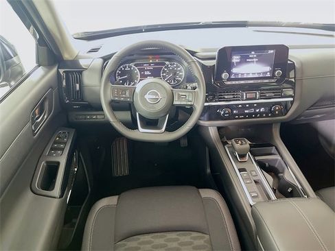 New 2025 Nissan Pathfinder SV image 16