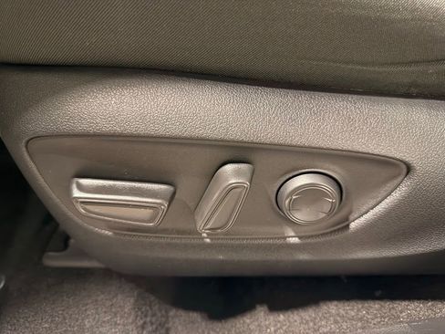 Used 2025 Toyota RAV4 XLE AWD/4WD image 14