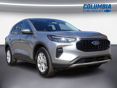 Used 2023 Ford Escape Active w/ Tech Pack #2 AWD/4WD image 8