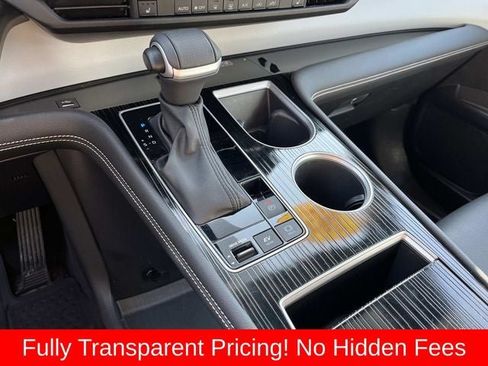 Used 2025 Toyota Sienna XSE AWD/4WD image 32
