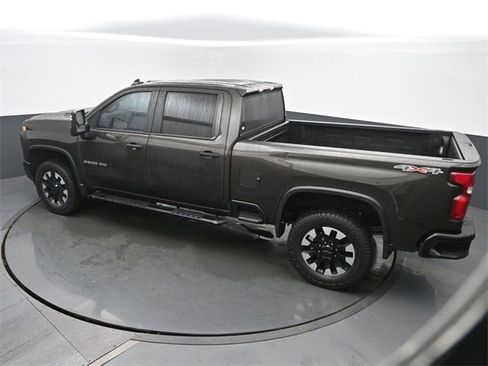 Used 2020 Chevrolet Silverado 2500 Custom w/ Custom Value Package image 40