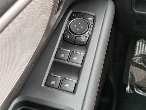 New 2025 Ford Expedition Active image 21