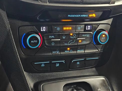 Used 2020 Ford Transit Connect XLT FWD image 9