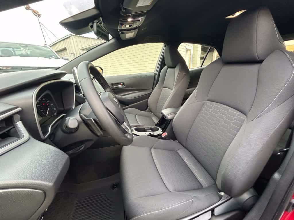 Used 2025 Toyota Corolla SE w/ SE Package FWD image 11