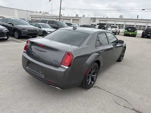 Used 2023 Chrysler 300 S image 22