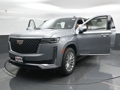 Used 2023 Cadillac Escalade ESV Premium Luxury image 55