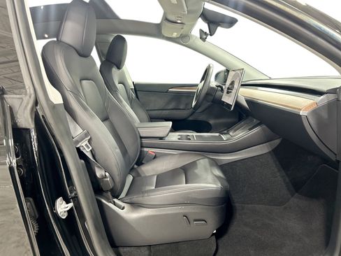 Certified 2023 Tesla Model Y Long Range AWD/4WD image 13