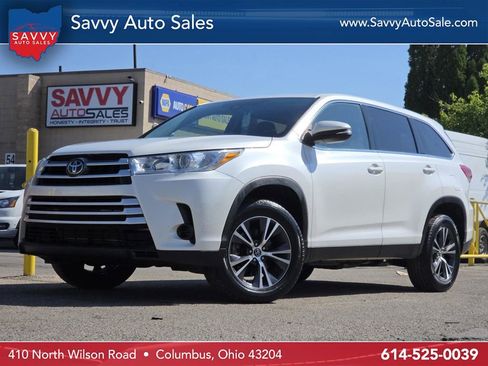 Used 2019 Toyota Highlander LE FWD image 1