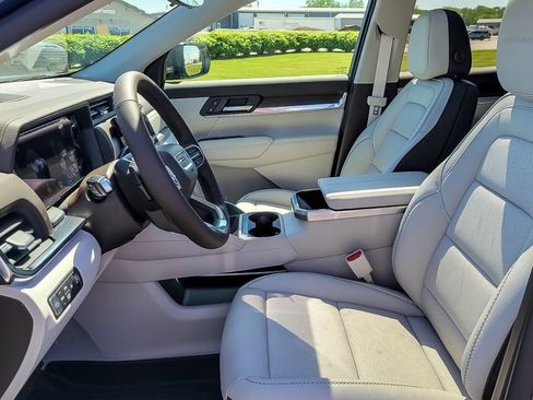 New 2026 GMC Terrain Denali w/ LPO, Floor Liner Package image 9