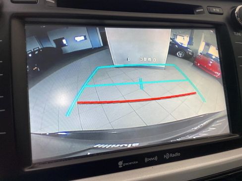 Used 2017 Toyota Highlander XLE image 37