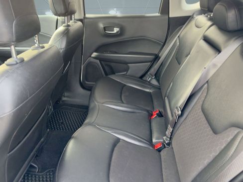 Used 2021 Jeep Compass Latitude image 23