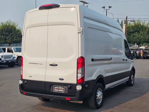 Used 2025 Ford Transit 250 148 High Roof AWD image 5