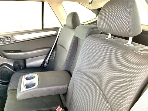 Used 2017 Subaru Outback 2.5i Premium image 13