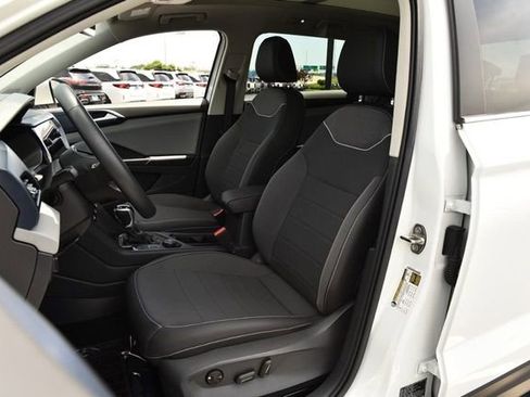 Used 2023 Volkswagen Taos SE w/ Panoramic Sunroof Package AWD/4WD image 20