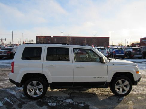 Used 2014 Jeep Patriot Latitude w/ Sun/Sound Group image 6