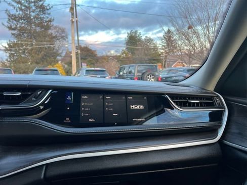 Used 2022 Jeep Grand Cherokee Limited 4xe image 22