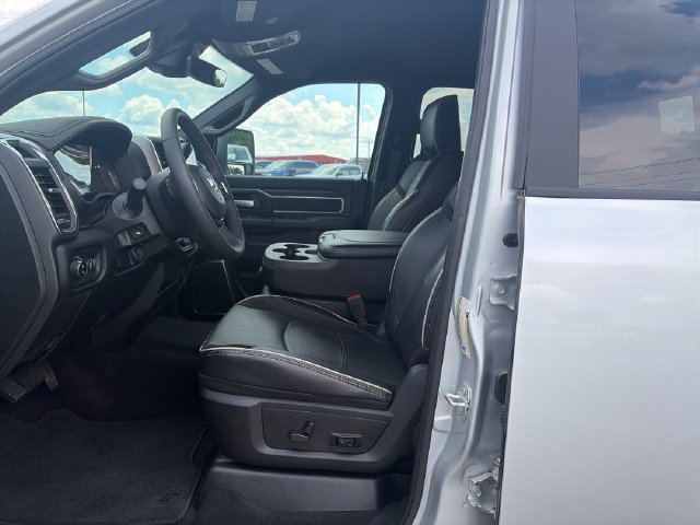 Used 2026 RAM 2500 Laramie AWD/4WD image 9