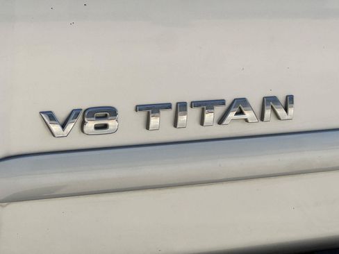 Used 2011 Nissan Titan SV RWD image 10