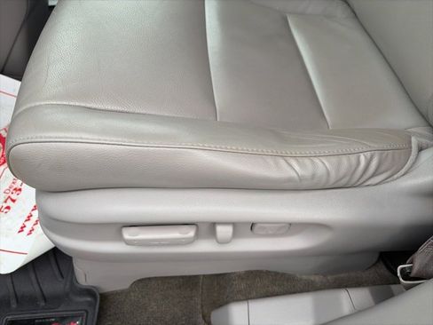 Used 2014 Honda Odyssey EX-L image 17