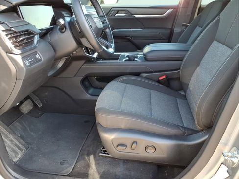 Used 2025 GMC Acadia Elevation FWD image 21