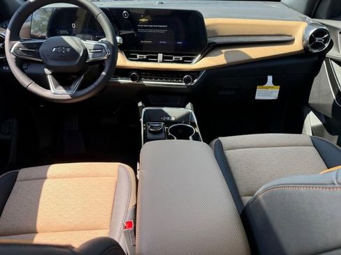 New 2026 Chevrolet Equinox ACTIV AWD/4WD image 7