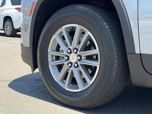Certified 2023 Chevrolet Traverse LT FWD image 23