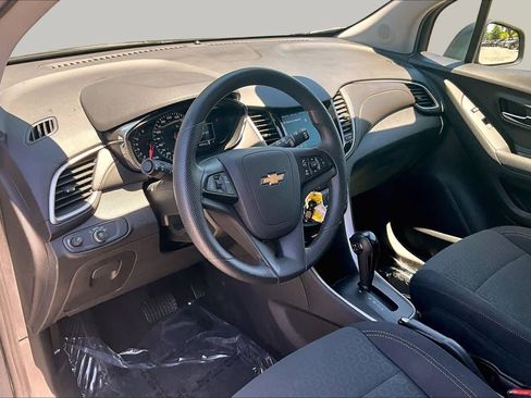 Used 2020 Chevrolet Trax LS w/ Tint and Cruise Package FWD image 17