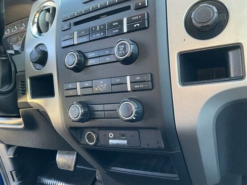 Used 2011 Ford F150 XLT w/ XLT Chrome Pkg image 32