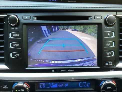 Used 2019 Toyota Highlander XLE image 53