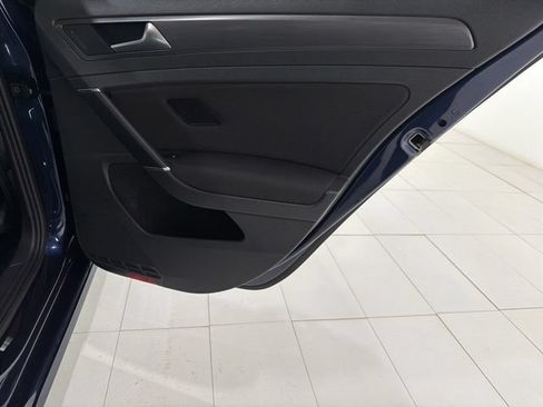 Used 2018 Volkswagen Golf S FWD image 21