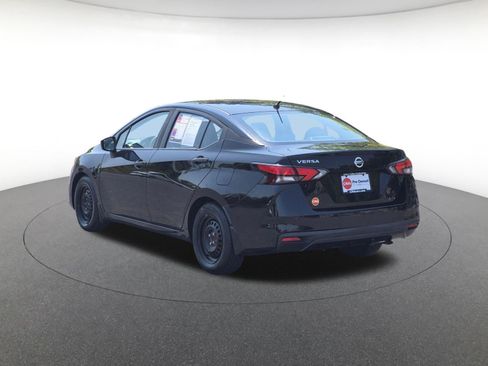 Used 2020 Nissan Versa S FWD image 5