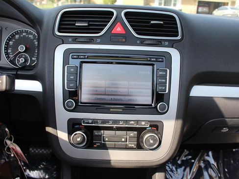 Used 2012 Volkswagen Eos Komfort FWD image 33