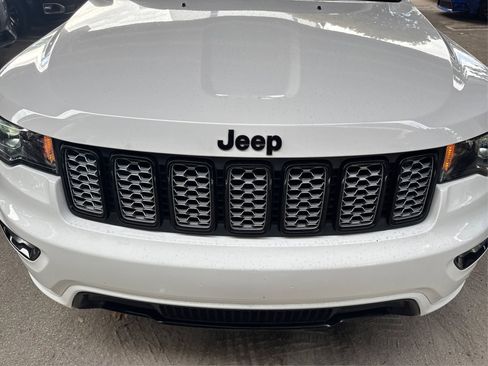 Used 2021 Jeep Grand Cherokee Laredo X image 13