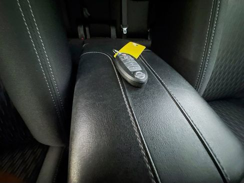 Used 2019 Nissan Rogue SV w/ Sun & Sound Touring Package AWD/4WD image 41