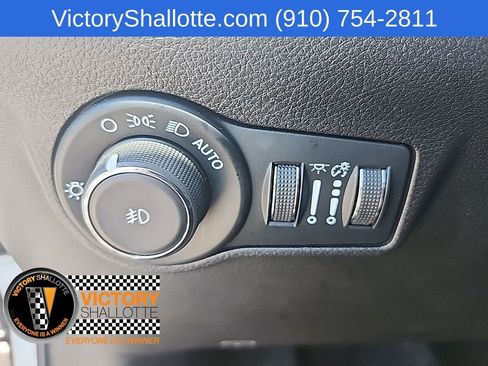 Used 2025 Jeep Compass Limited AWD/4WD image 13