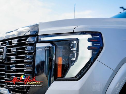 Used 2024 GMC Sierra 2500 Denali Ultimate image 3