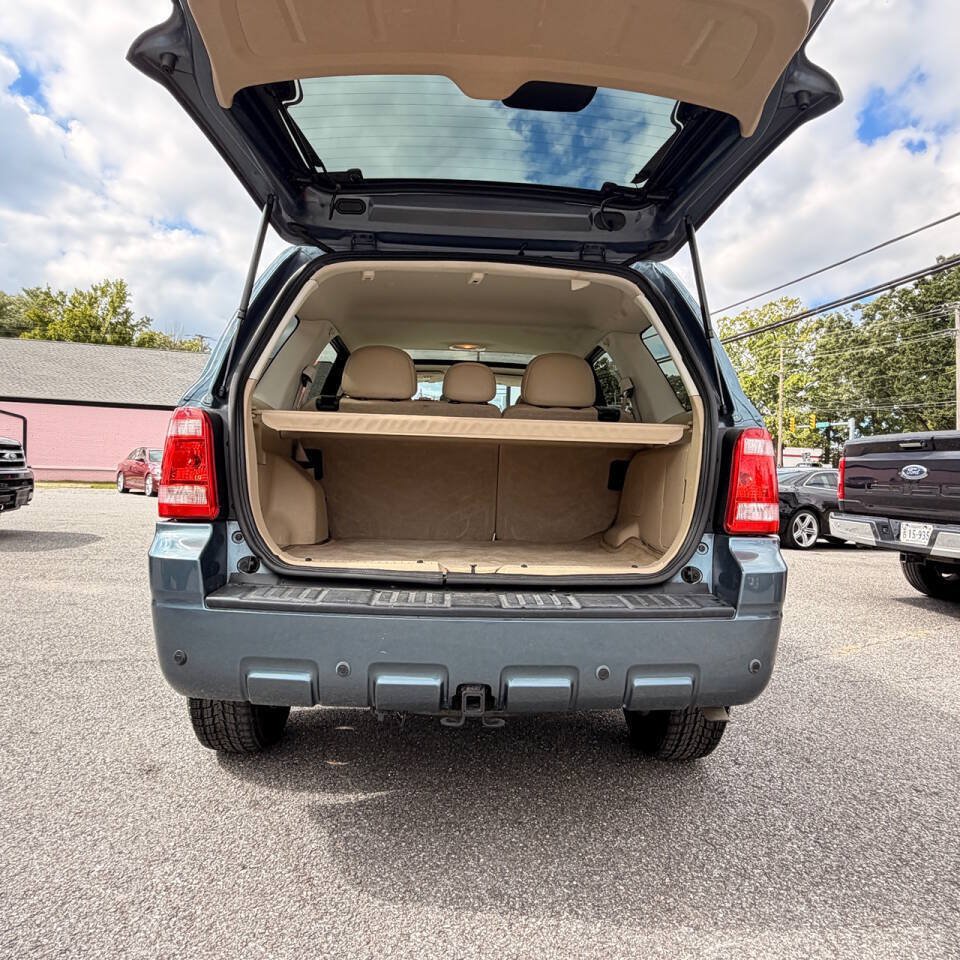 Used 2011 Ford Escape Limited w/ 302A Rapid Spec Order Code FWD image 11