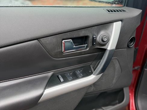 Used 2014 Ford Edge Limited w/ Driver Entry Package FWD image 13