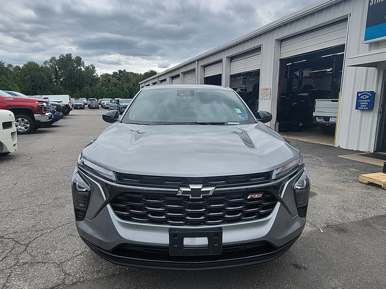 Used 2024 Chevrolet Trax RS FWD image 8
