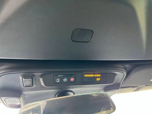 Used 2019 Chevrolet Camaro LT image 27