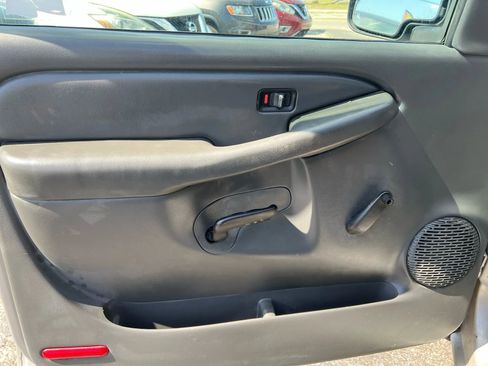 Used 2005 Chevrolet Silverado 1500 W/T image 7