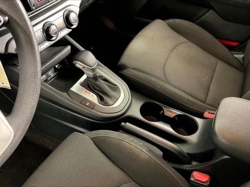 Used 2022 Kia Forte Sedan FWD image 17